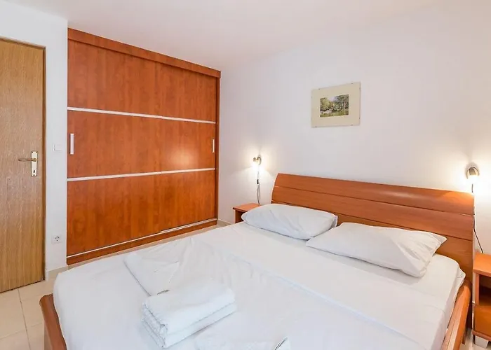 Charmantes 200 Meter Zum Nyaraló Baška